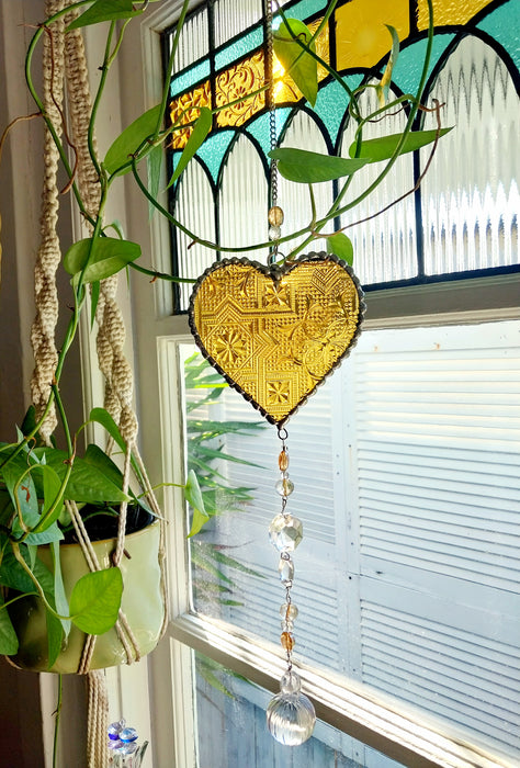Available Saturday 3pm AEST Heart of sparkling sunshine 💛            Mallocene