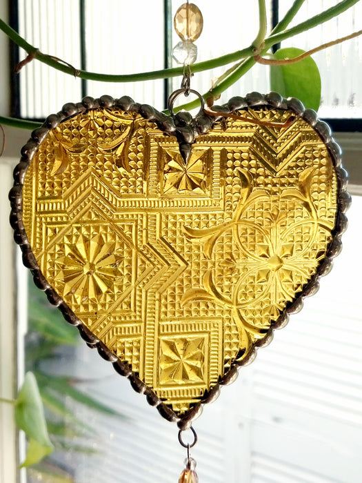 Available Saturday 3pm AEST Heart of sparkling sunshine 💛            Mallocene