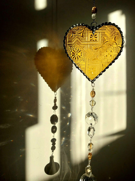 Available Saturday 3pm AEST Heart of sparkling sunshine 💛            Mallocene