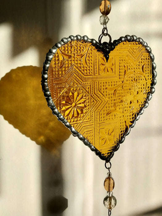 Available Saturday 3pm AEST Heart of sparkling sunshine 💛            Mallocene