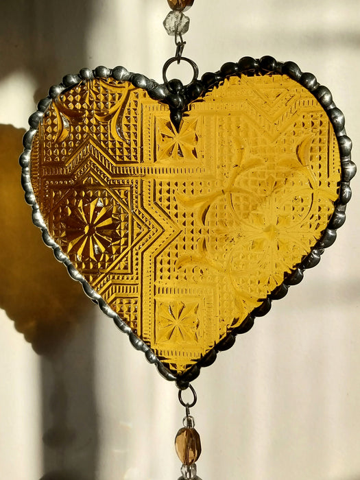 Available Saturday 3pm AEST Heart of sparkling sunshine 💛            Mallocene