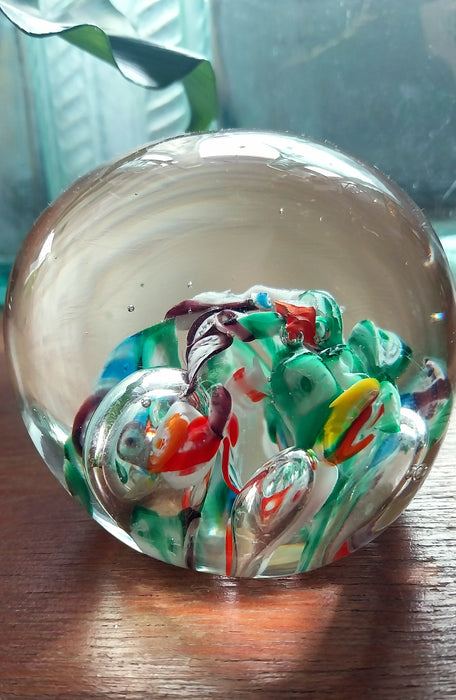 Vintage art glass paperweight in millifiori design