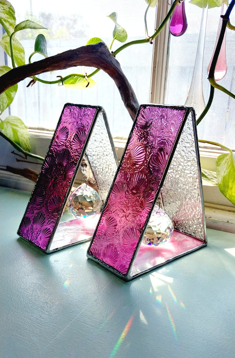 🩷 Pink triangle rainbow prism holder. Oceanic