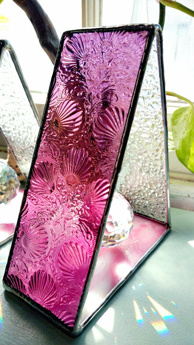 🩷 Pink triangle rainbow prism holder. Oceanic