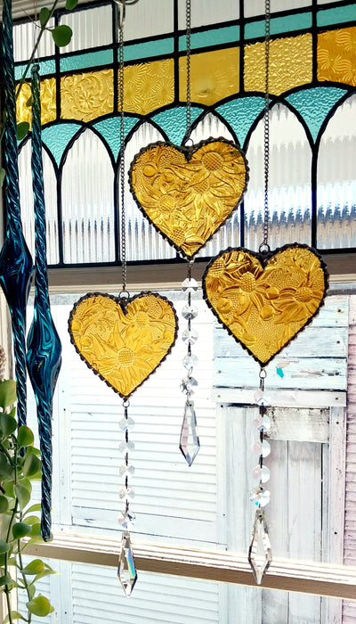 Available Saturday 13th of June 3pm AEST Heart of sparkling sunshine💛 Amber Flannel flower