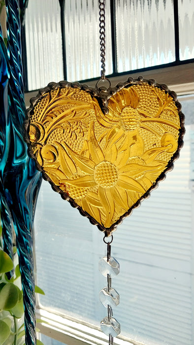 Available Saturday 13th of June 3pm AEST Heart of sparkling sunshine💛 Amber Flannel flower