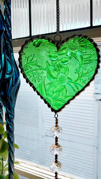 Availabke Saturday 13th of June 3pm AEST Heart of sparkling sunshine 💚  green Flannel flower