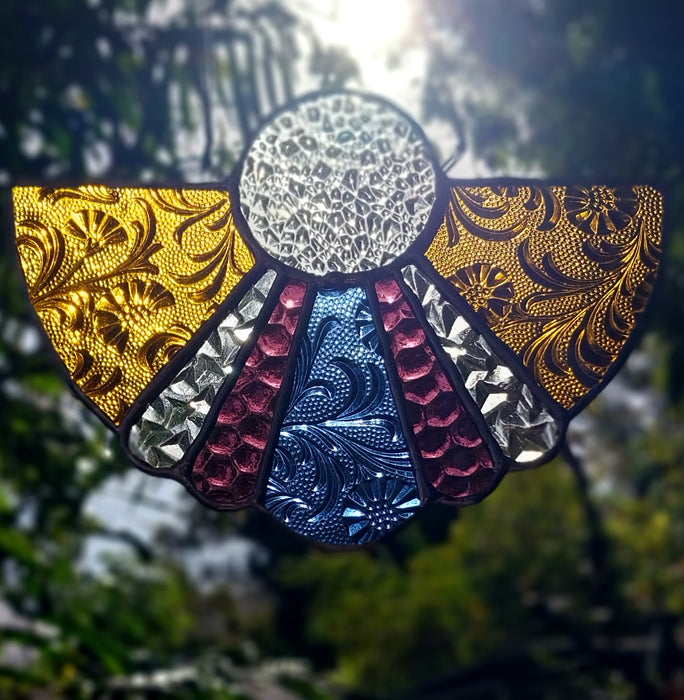 Available Saturday 3pm AEST. Art deco "Lalique" Vintage days.